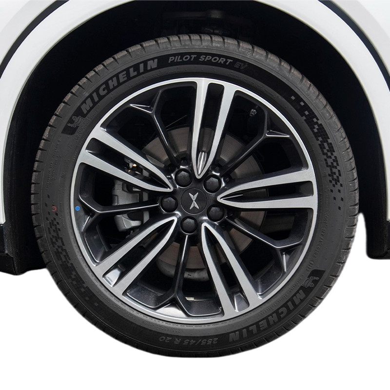Средний размер Xpeng G6 SUV 220 км / ч 5 дверей 5 мест Низкий пробег